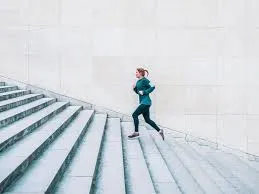 고혈압 자가 진단 체크리스트 운동하는 사람